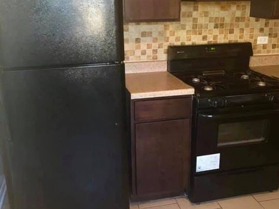 3rd image of 16903 Glen Oaks Dr