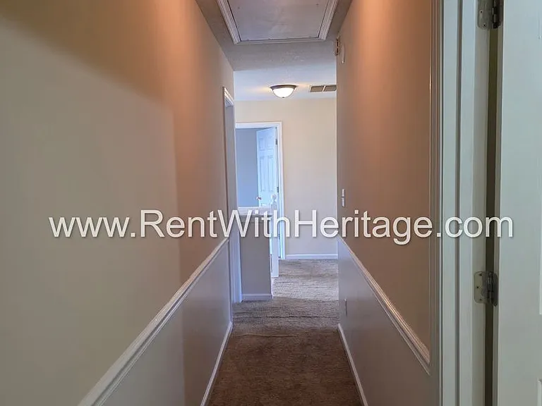 6535 Manor Creek Dr — Photo 40