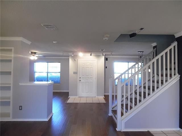2nd image of 1164 Beechwood Ln