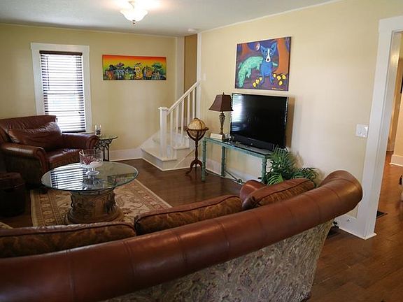 4th image of 205 28th St W