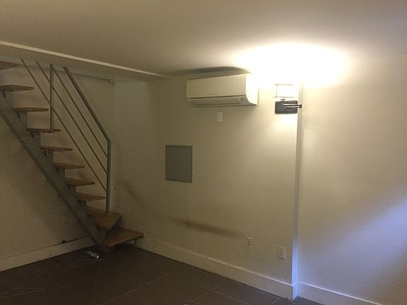 5th image of 814 Saint Johns Pl