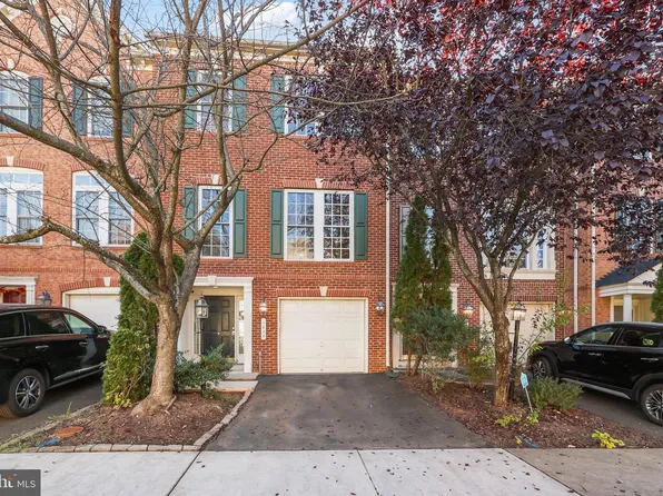 1022 Hotchkiss Pl, Fredericksburg, VA 22401