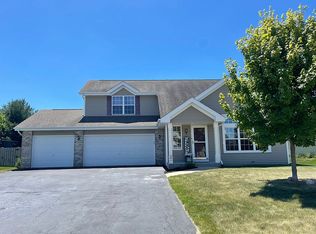 5836 Dusty Ln, South Beloit, IL