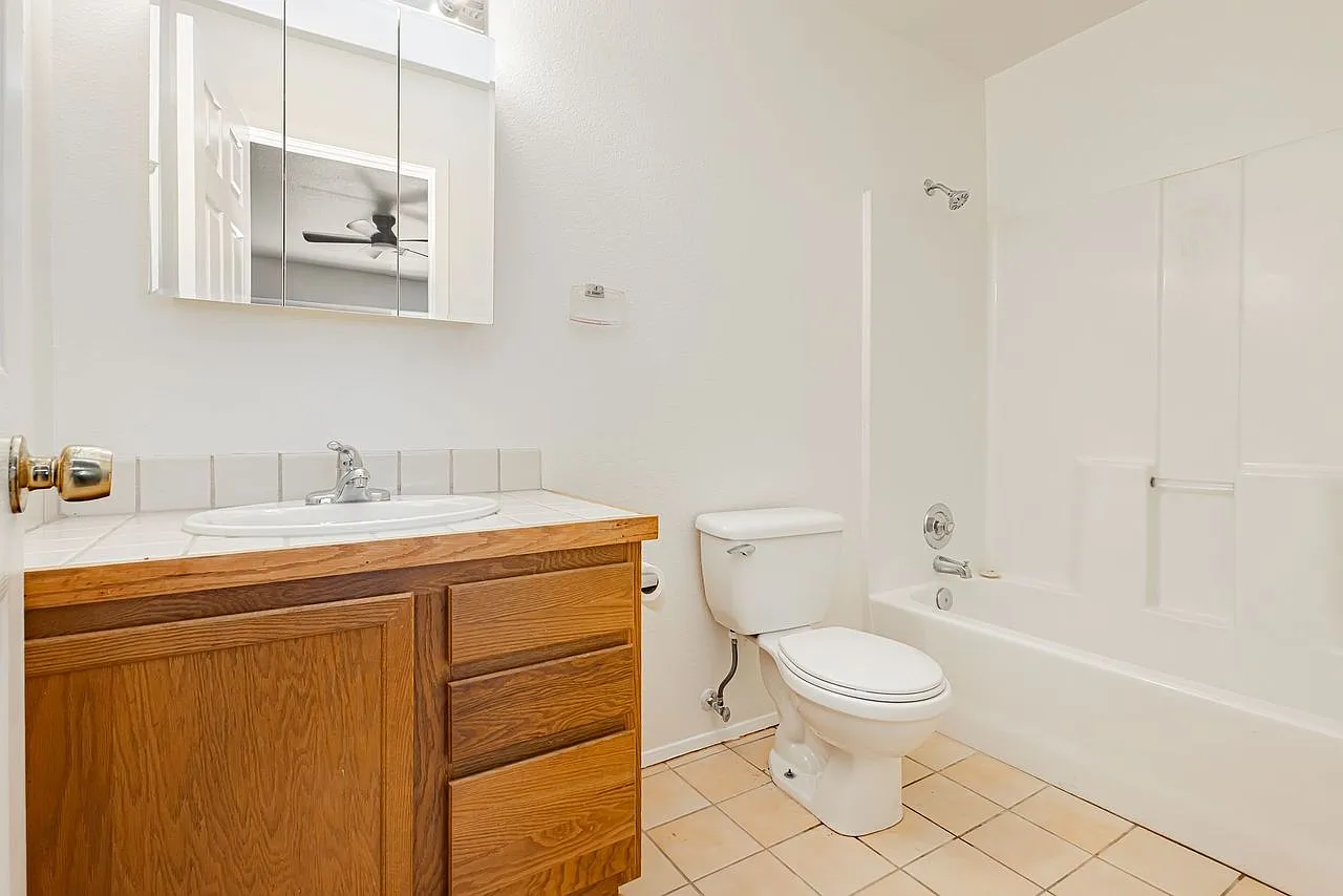 2 bed, 969 sqft, $1,259 — Photo 3