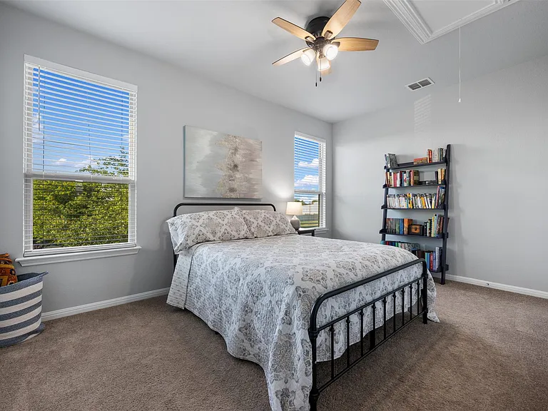 1404 Jenkins Bnd #11 — Photo 34