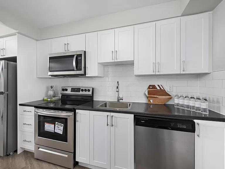2050 Keele St — Photo 9