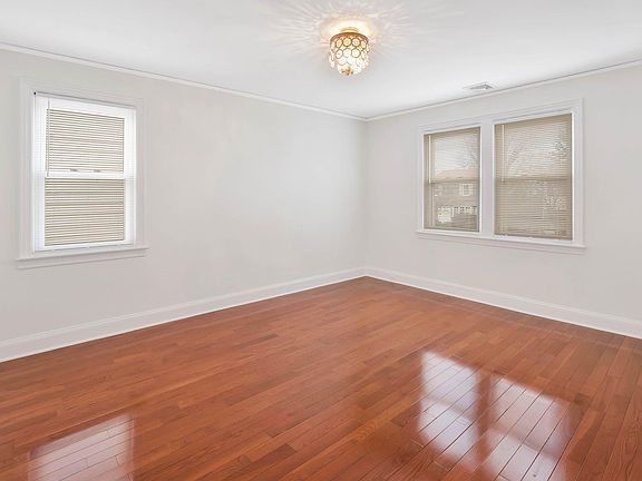 4th image of 16636 23rd Ave #1F