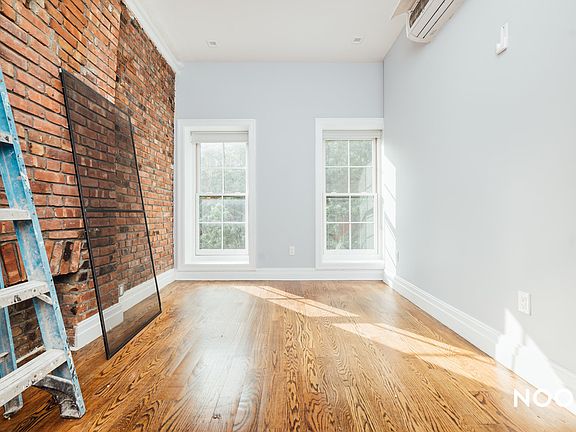 4th image of 47 Columbia Pl #3A