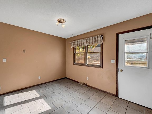 4th image of 4327 James Ave N