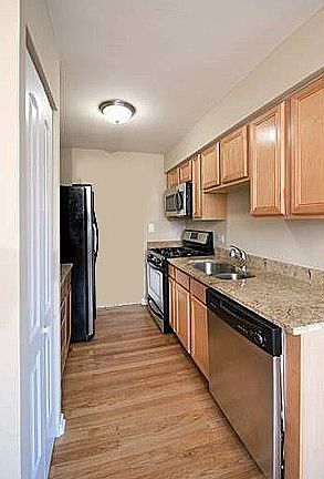 3rd image of 1415 W Lunt Ave APT 211