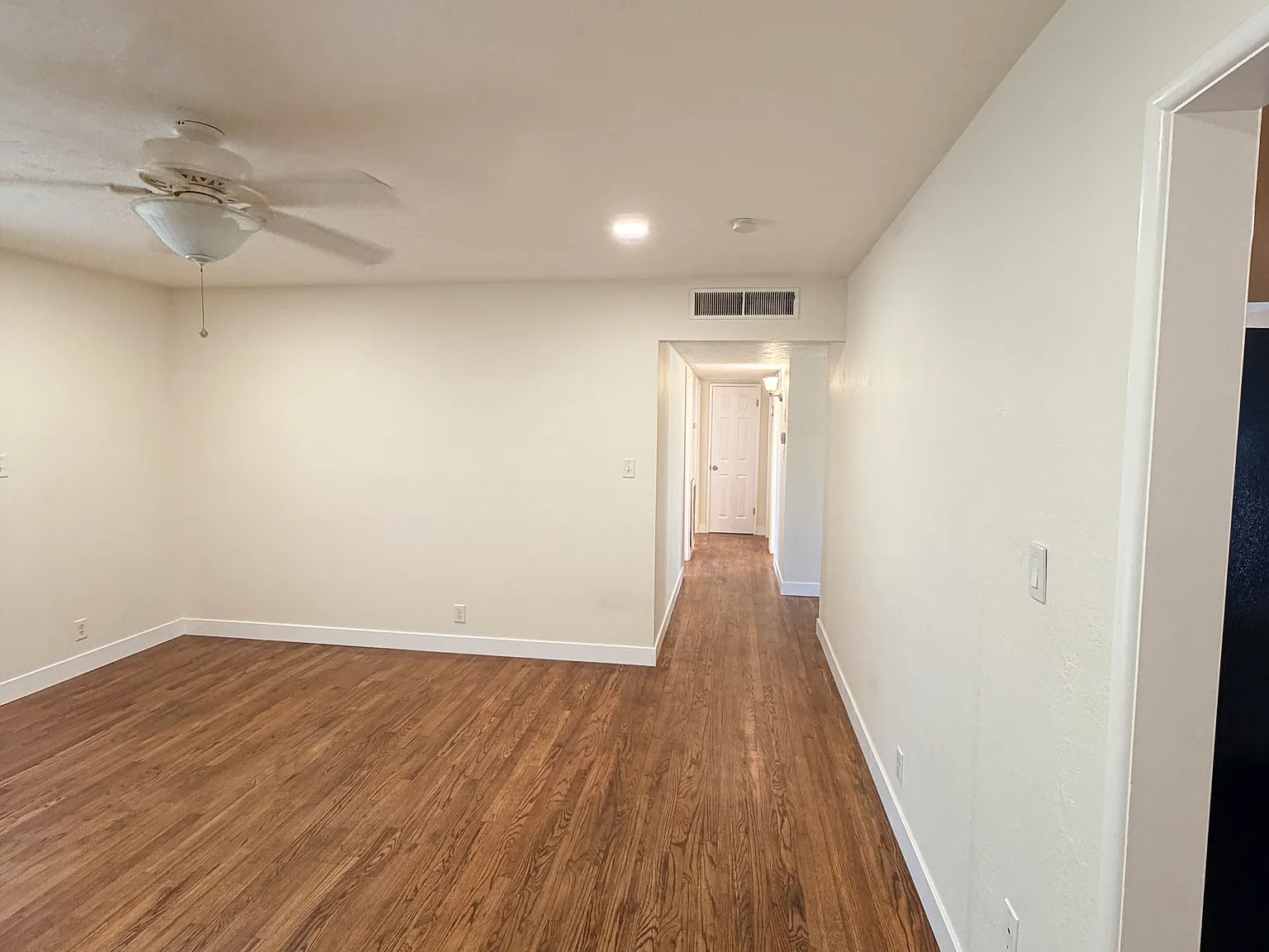 3 bed, 1066 sqft, $2,000 — Photo 4