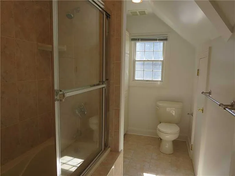 116 E Elm St #A — Photo 12