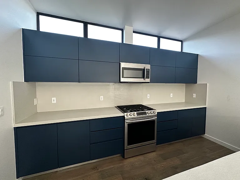 2826 S Cloverdale Ave — Photo 4