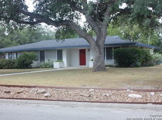 806 S 7th St, Kenedy, TX 78119