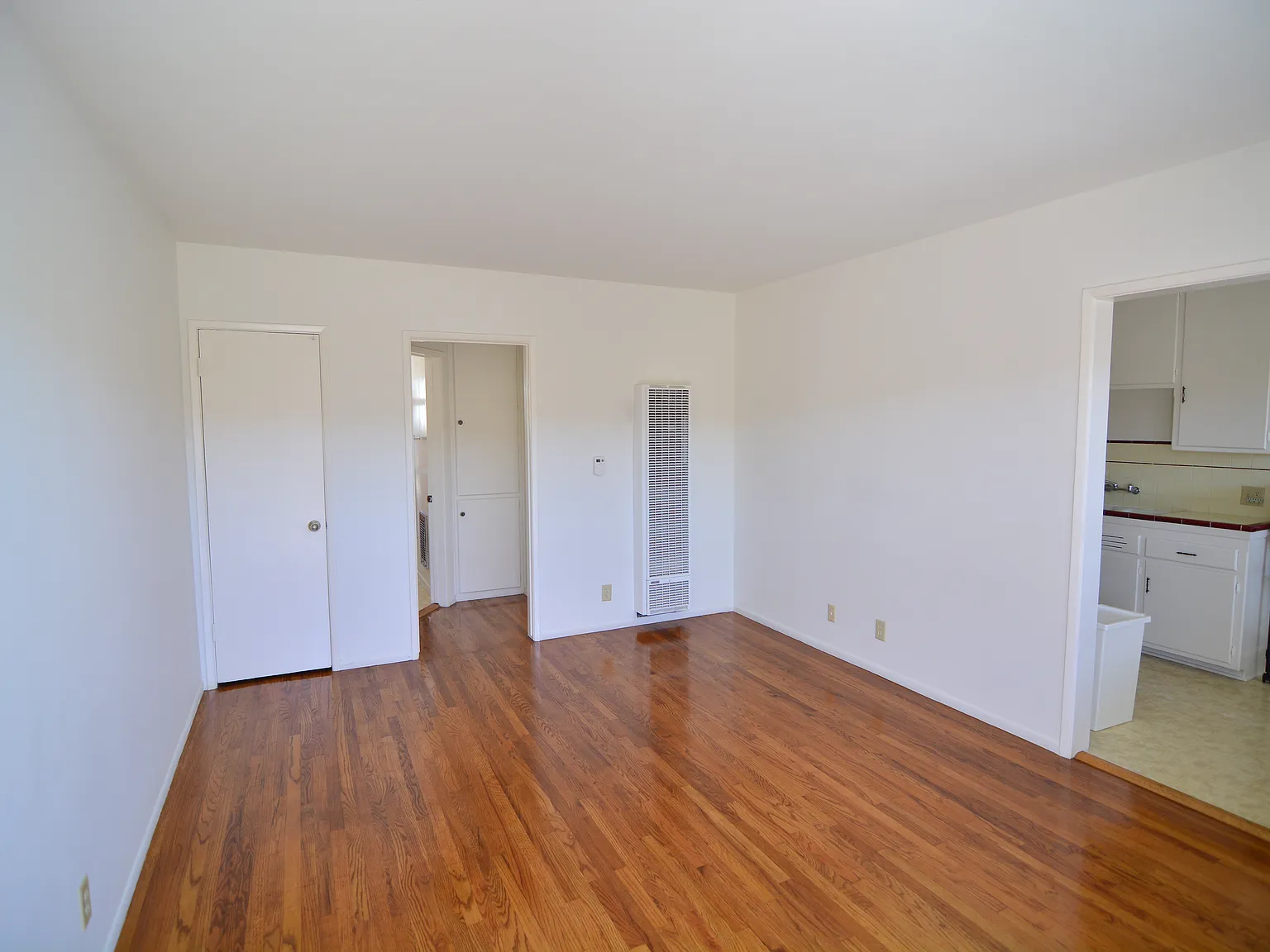 1 bed, 650 sqft, $2,350 — Photo 3