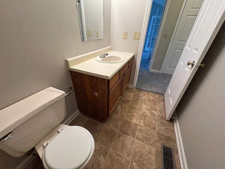 5538 N Meadow Dr — Photo 25