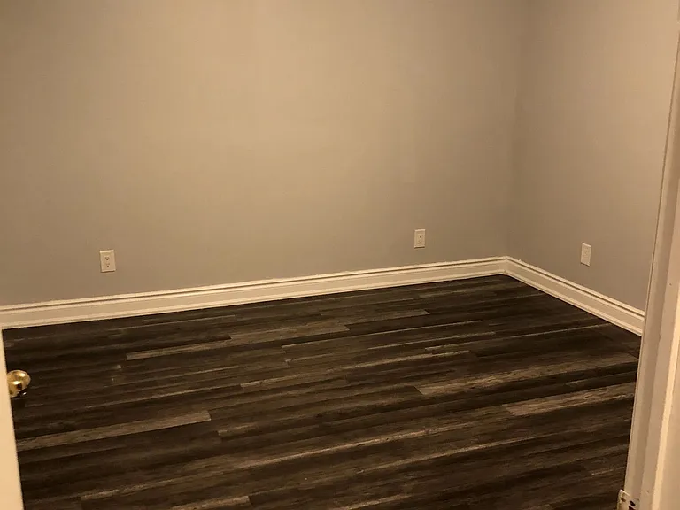 6 Eastway St #BASEMENT — Photo 4