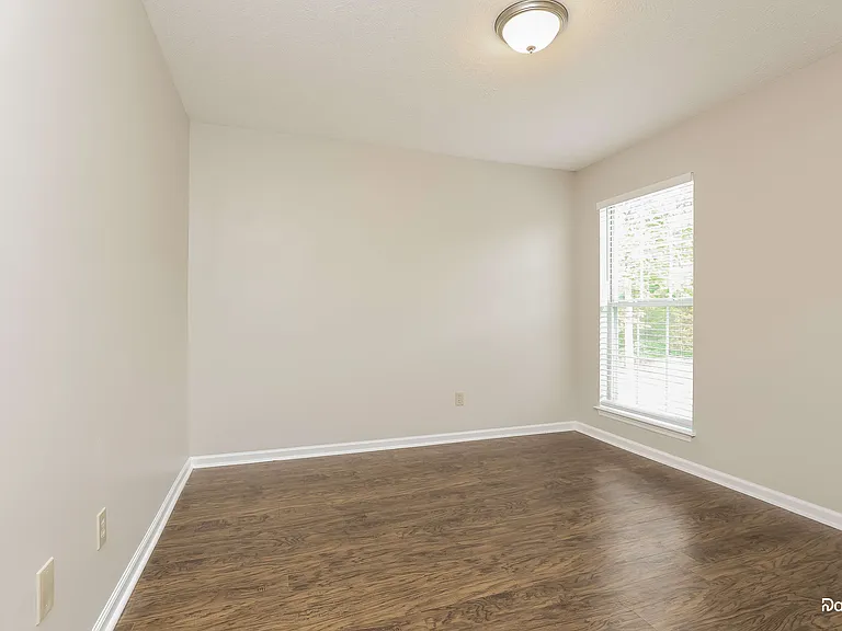 607 Rocky Ridge Cir — Photo 10
