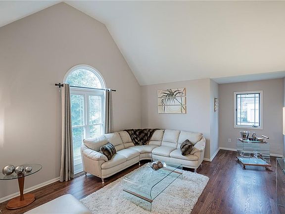 4th image of 6291 Paderborne Dr