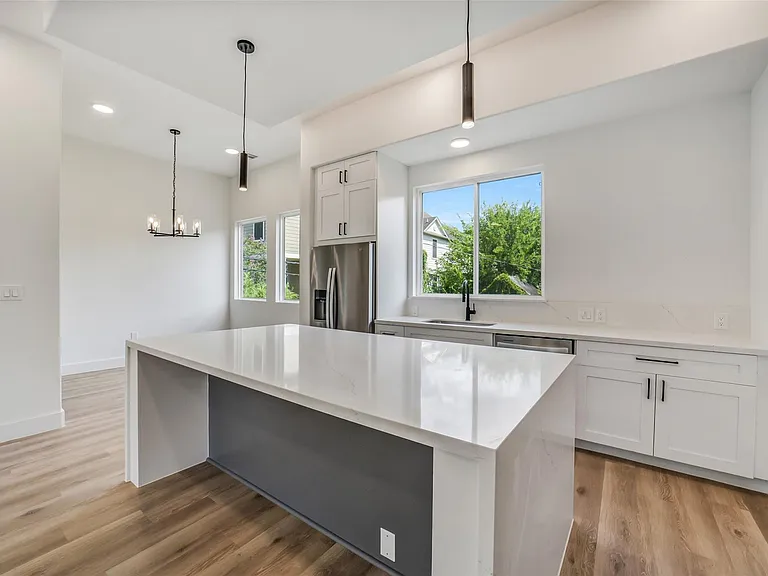 225 Willard St — Photo 13