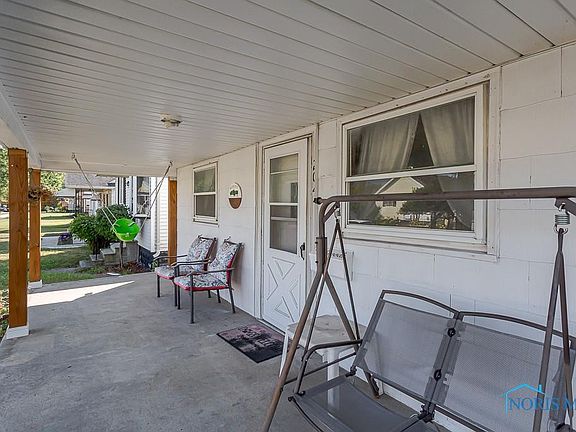 4th image of 204 Elm St