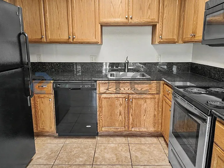 1812 Cirby Way #B — Photo 7