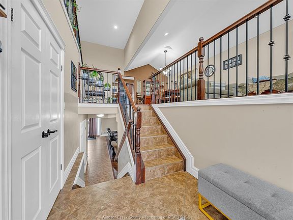 5th image of 4795 Periwinkle Cres