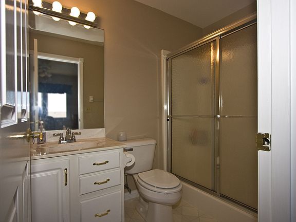 5th image of 7014 Chestnut Oak Ct