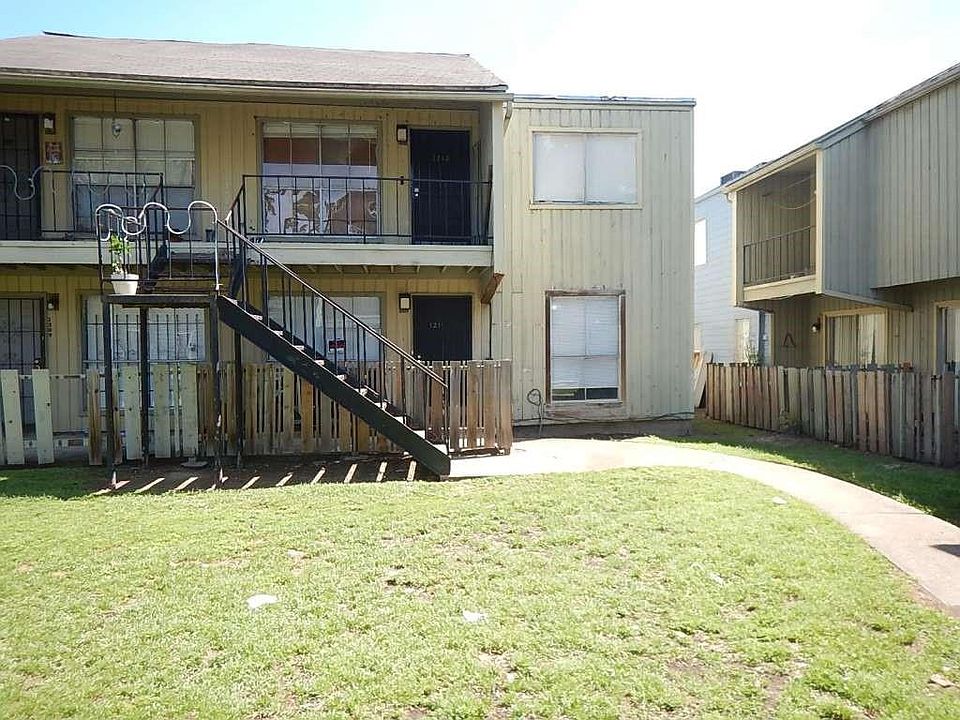 1st image of 5625 Antoine Dr APT 1211