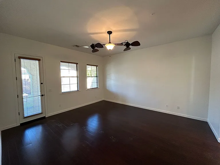 831 W Sycamore Ct — Photo 14