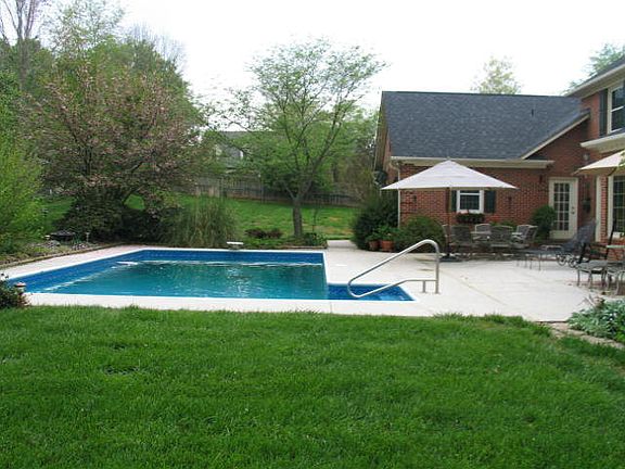 4th image of 3401 Country Club Dr