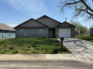 7112 SW Greenview Dr, Topeka, KS 66619