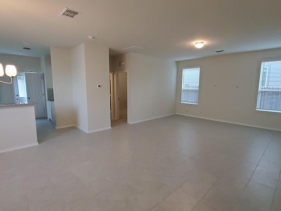 5th image of 405 La Dera Dr