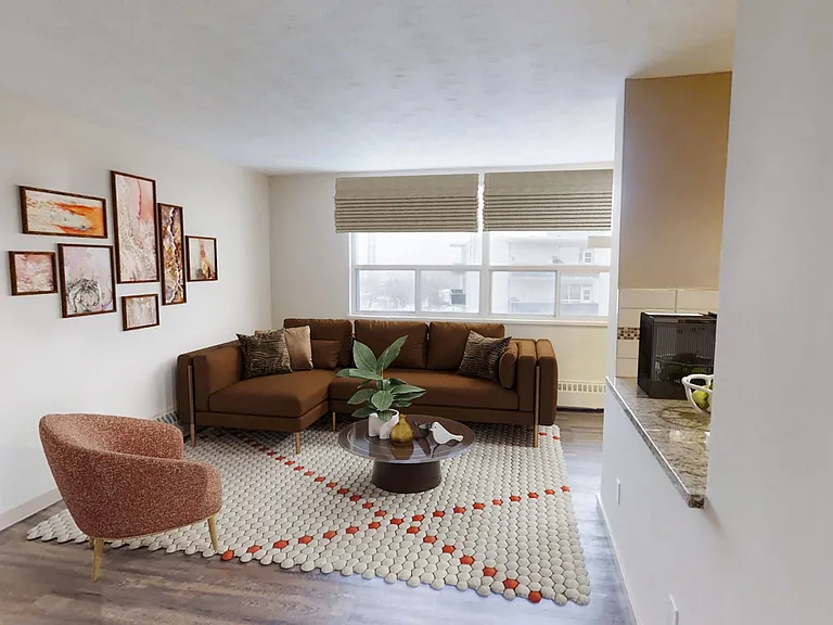 1745 Bloor St — Photo 6