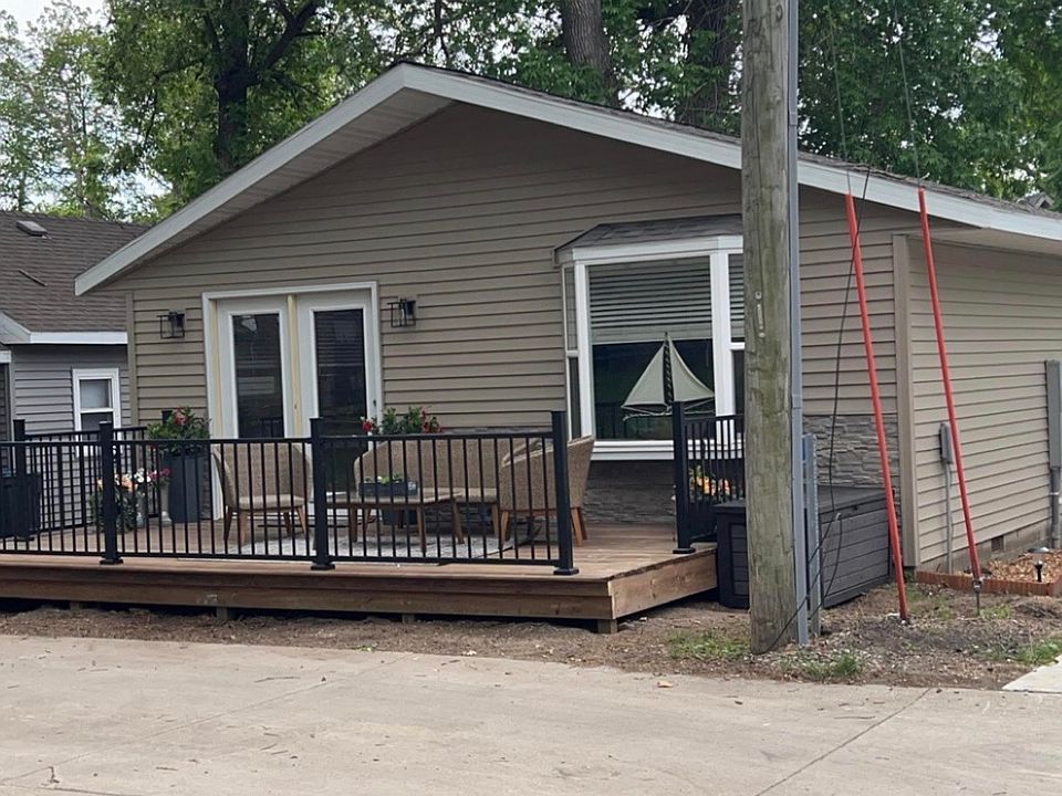 1st image of 15274 Pascal St