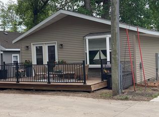 15274 Pascal St, Clear Lake, IA 50428