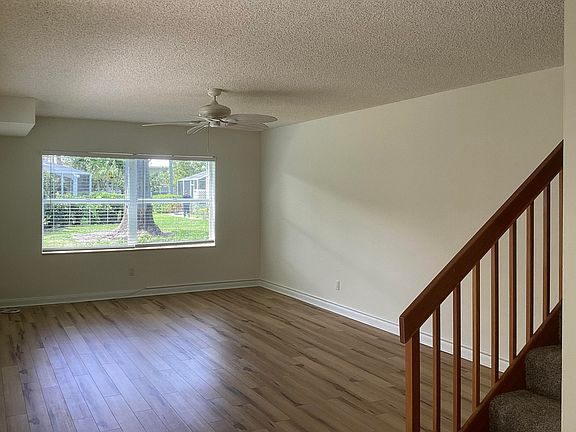 4th image of 2415 SW Danbury Lane