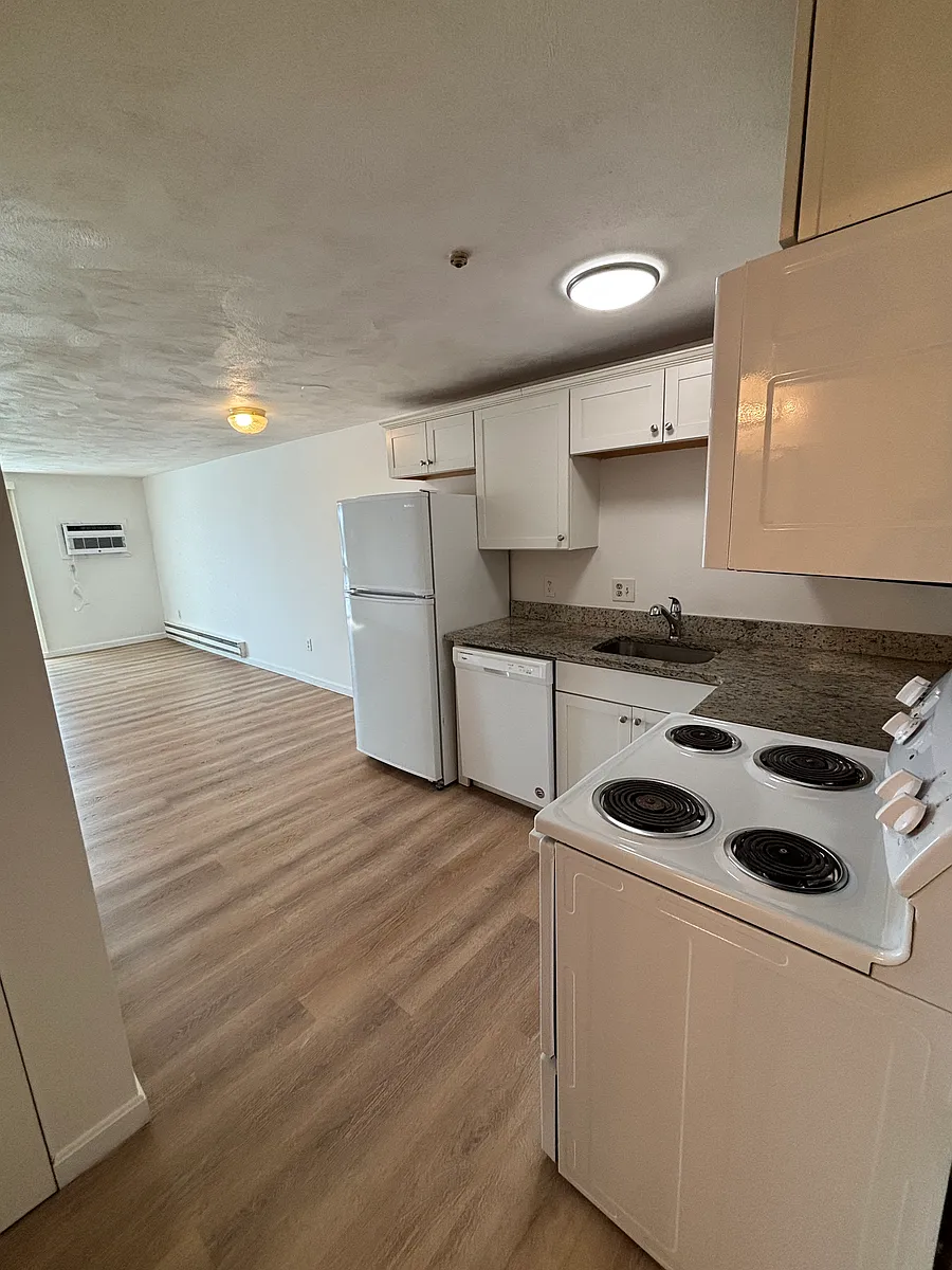 Building Photo - 272 Quarry St #58