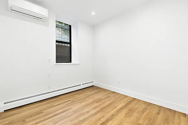 Rented by Maz Group NY | media 9