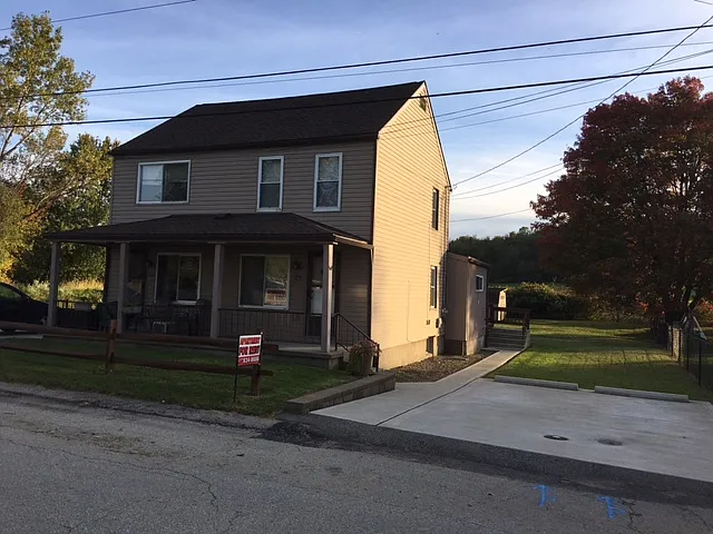 248 Leachman St — Photo 3