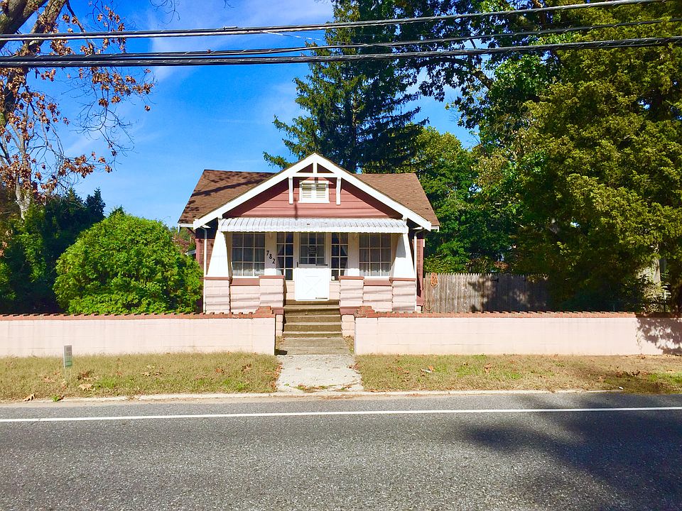 1st image of 782 Tacoma Blvd