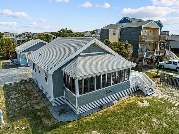3rd image of 2602 E Beach Drive