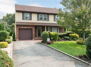 229 Carle Rd, Westbury, NY 11590