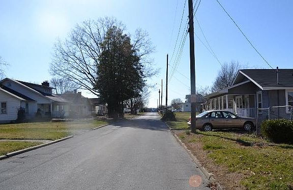 2nd image of 1081 Moorland Ave