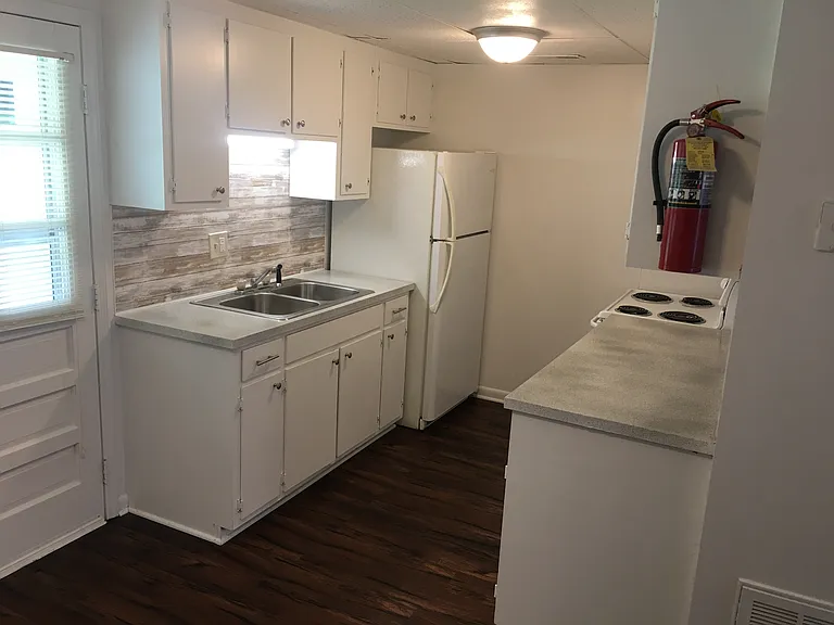 805 Eula Ct #C — Photo 2