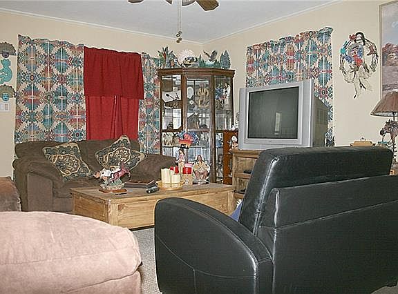 3rd image of 608 N Watson St