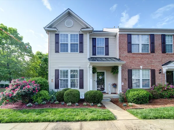 8004 Sapwood Ct, Matthews, NC 28104