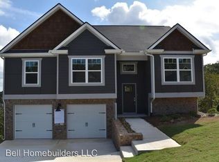 7410 Pfizer Dr, Ooltewah, TN 37363