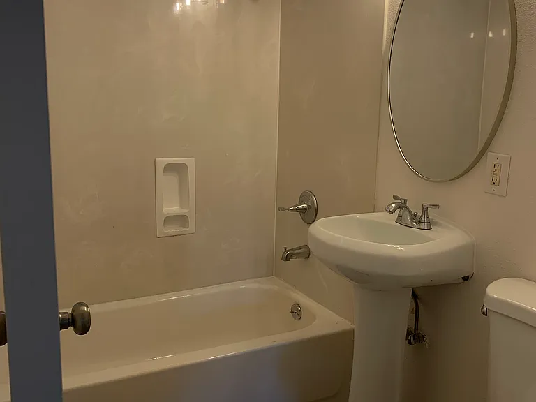 4192 Pickwick Dr — Photo 9