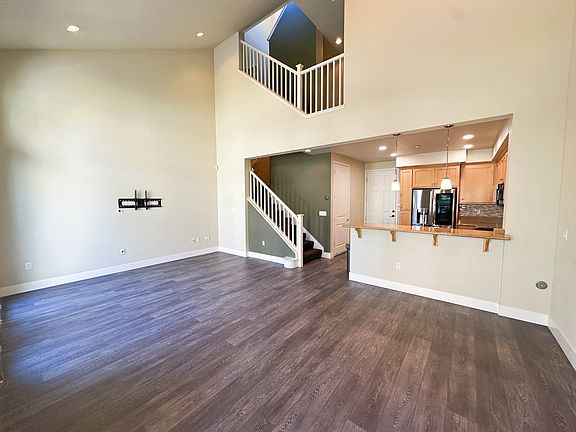 2nd image of 3763 Klamath Ln